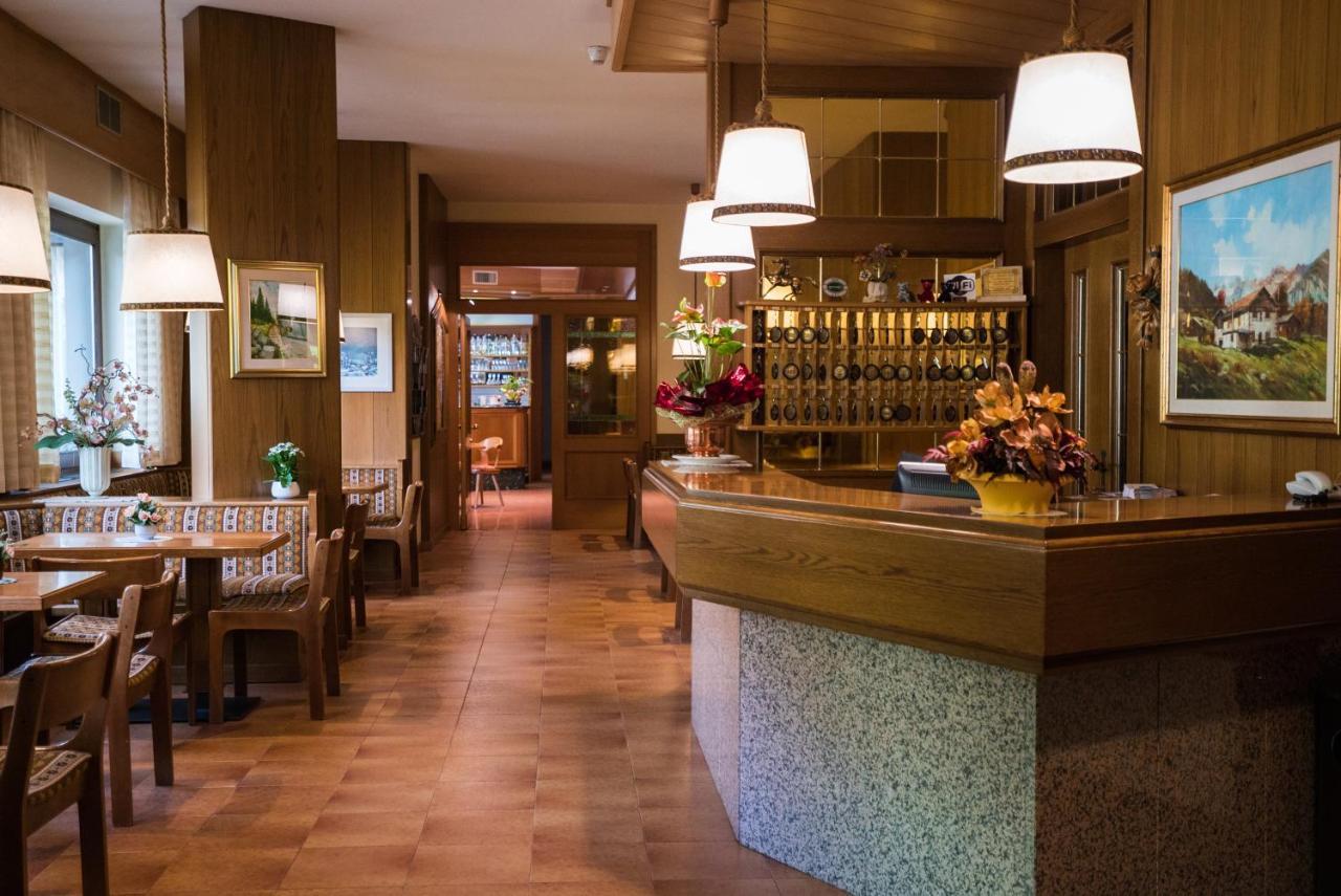 Hotel Rio カデルツォーネ エクステリア 写真