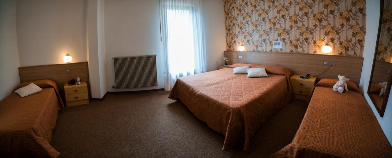 Hotel Rio カデルツォーネ エクステリア 写真