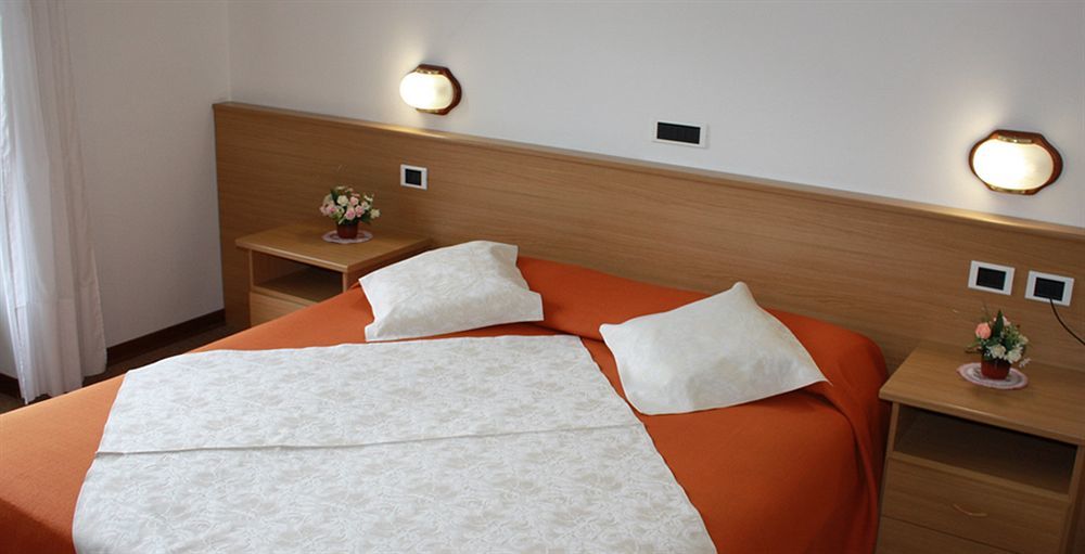 Hotel Rio カデルツォーネ エクステリア 写真